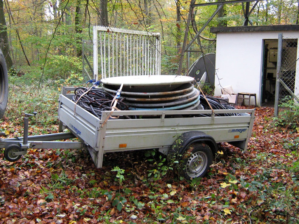 Trailer full of scrap at the ADRAD Kayldall repeatersite